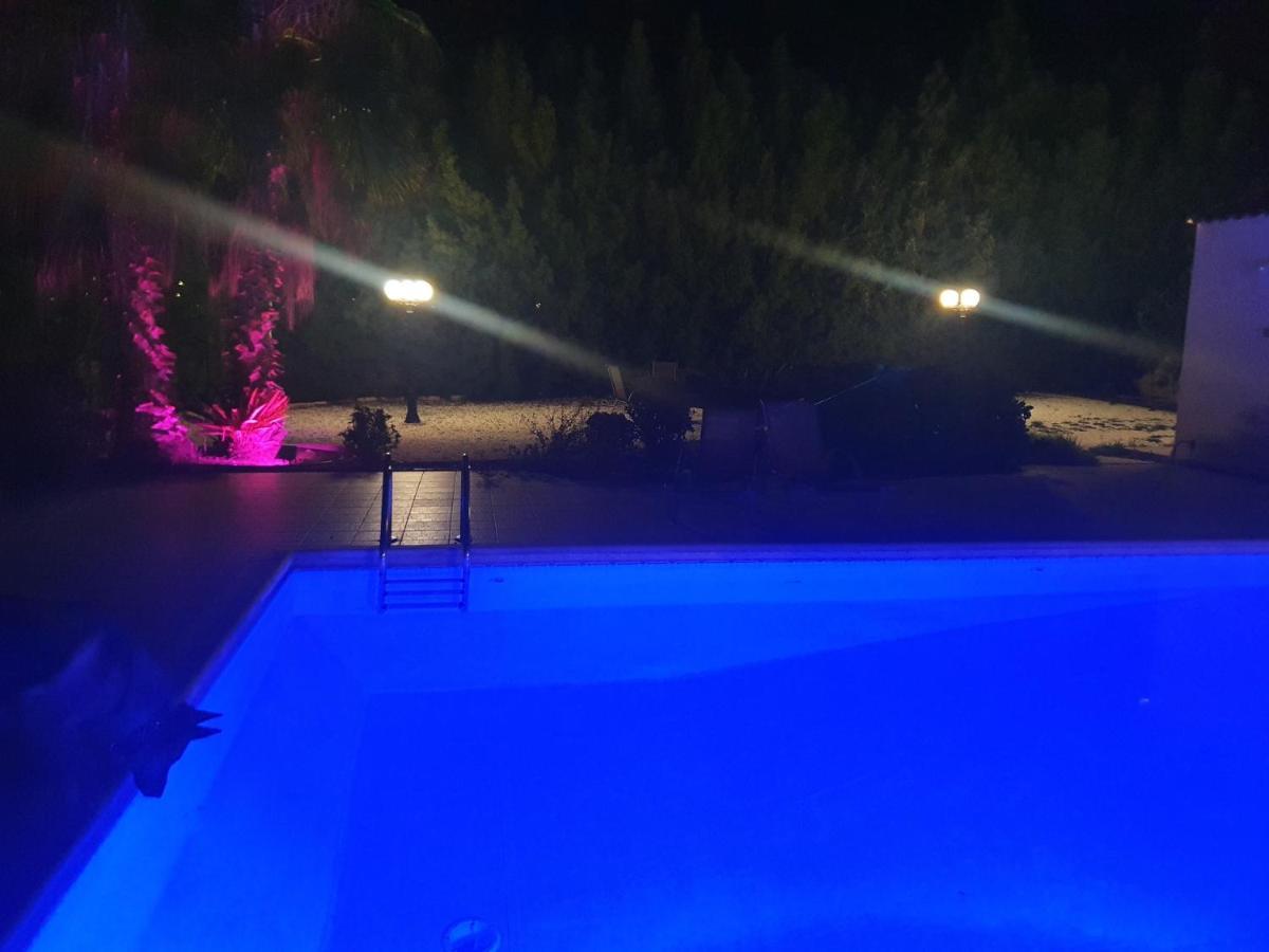 Larnaca Mansion Ideal For 3 Families Or More Zewnętrze zdjęcie