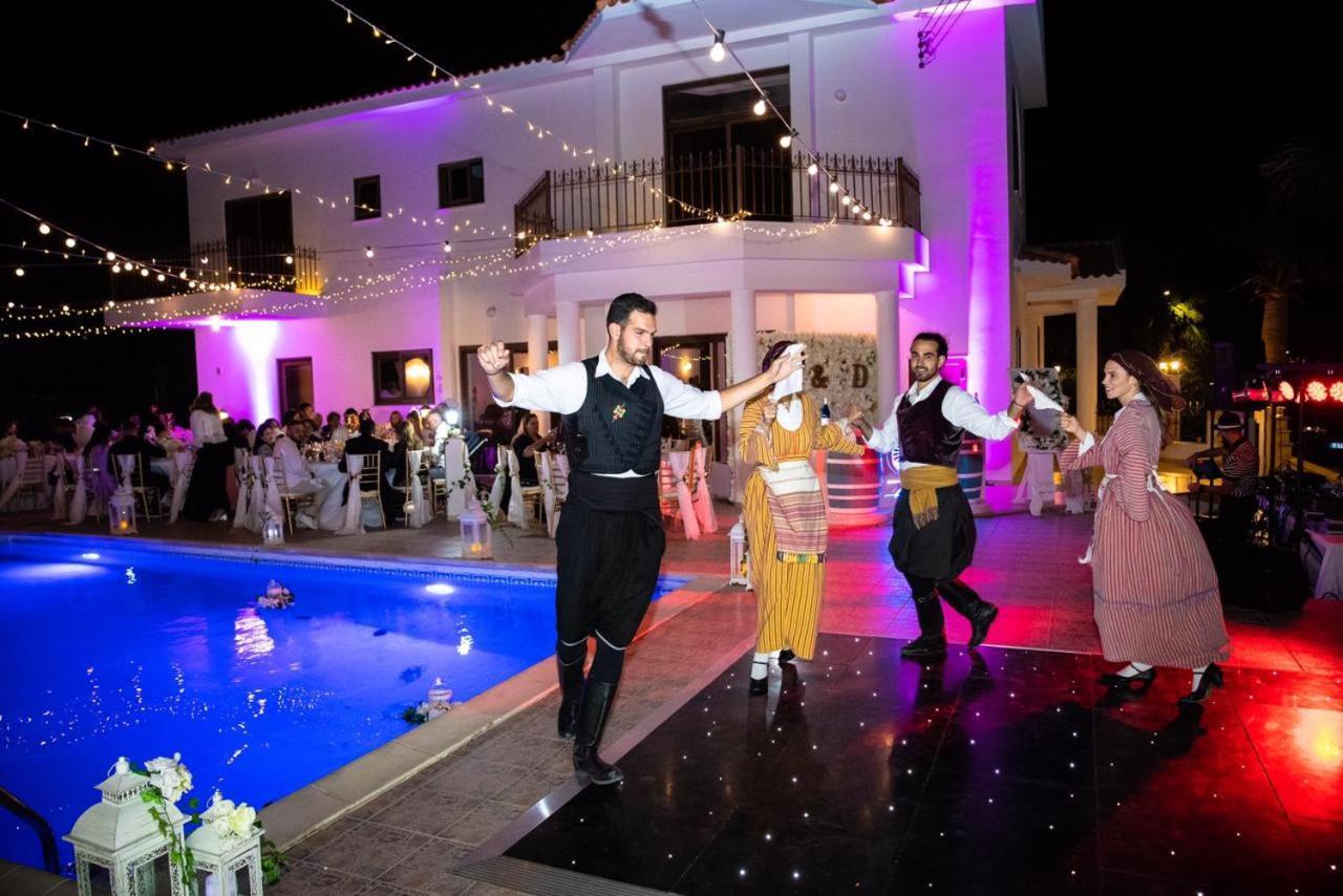 Larnaca Mansion Ideal For 3 Families Or More Zewnętrze zdjęcie