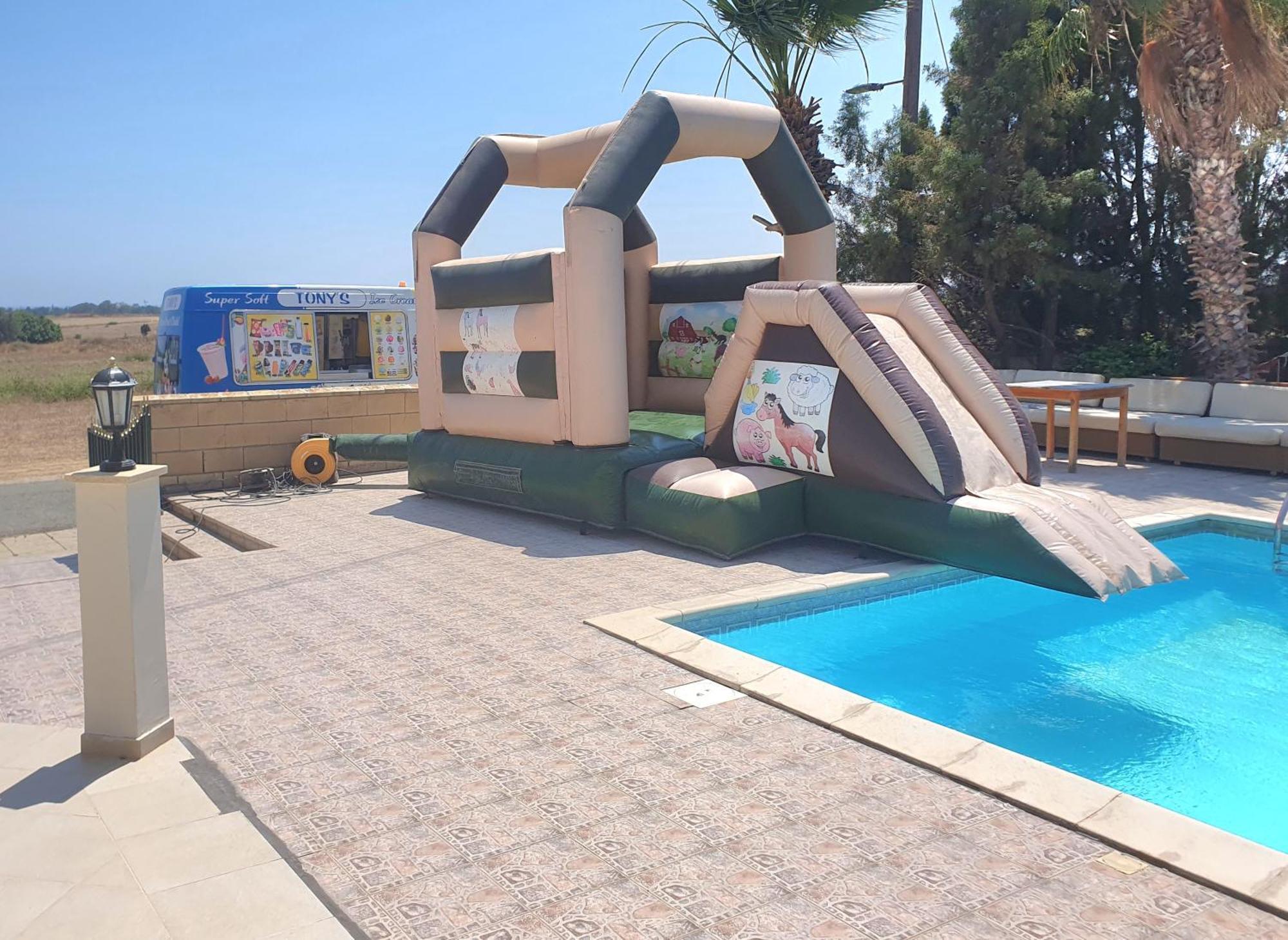 Larnaca Mansion Ideal For 3 Families Or More Pokój zdjęcie