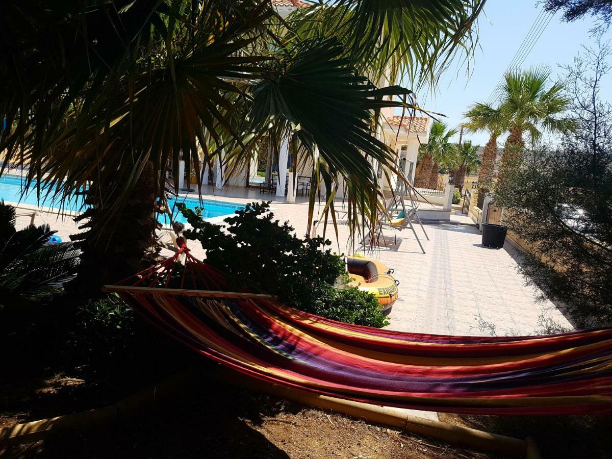 Larnaca Mansion Ideal For 3 Families Or More Zewnętrze zdjęcie