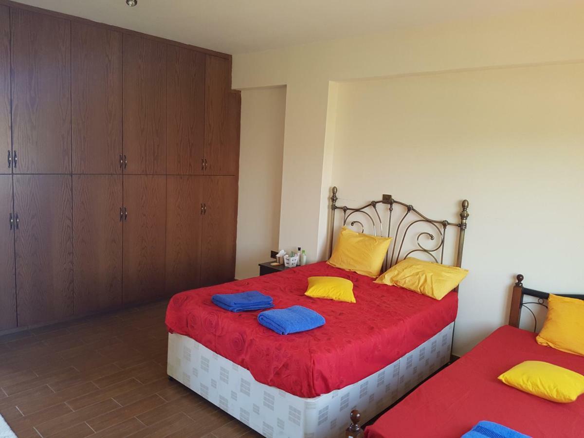 Larnaca Mansion Ideal For 3 Families Or More Zewnętrze zdjęcie