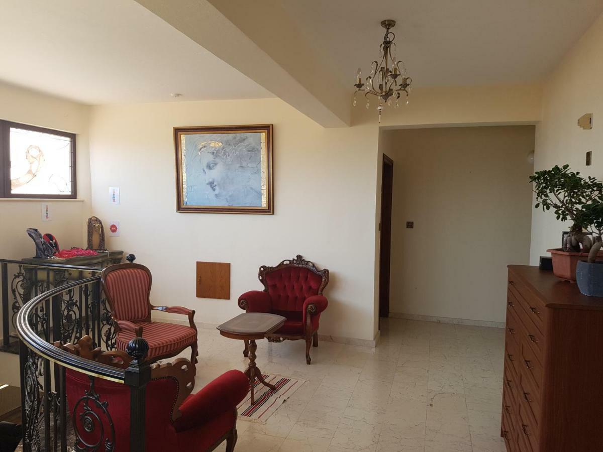 Larnaca Mansion Ideal For 3 Families Or More Zewnętrze zdjęcie