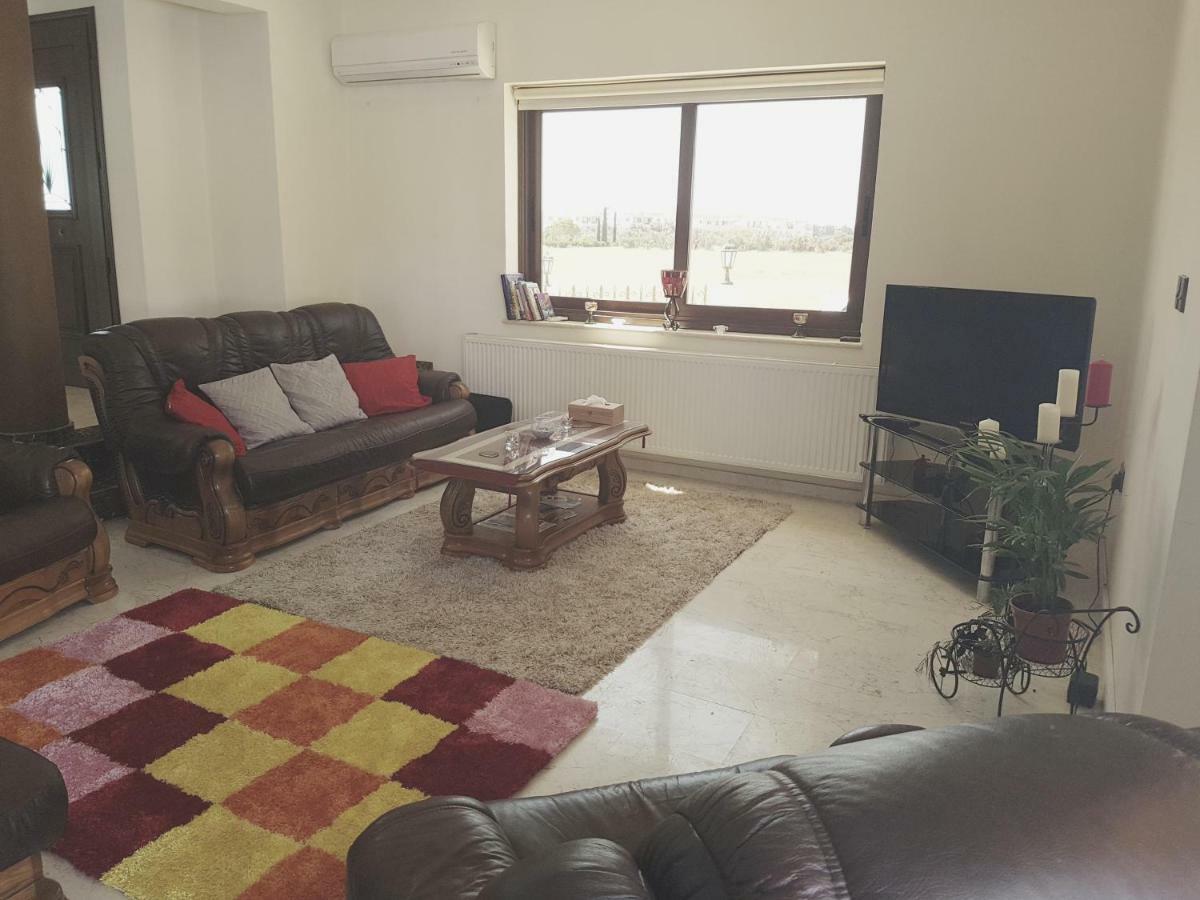 Larnaca Mansion Ideal For 3 Families Or More Zewnętrze zdjęcie